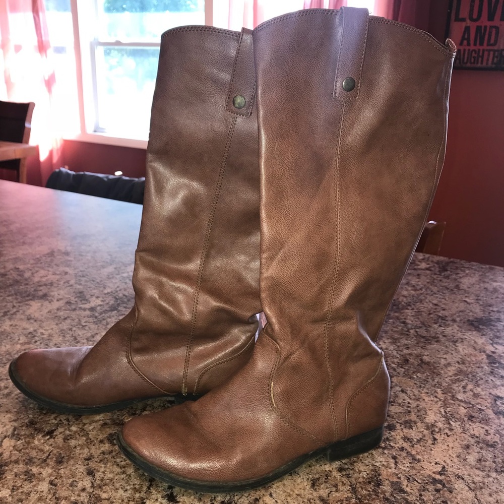 Riding boots